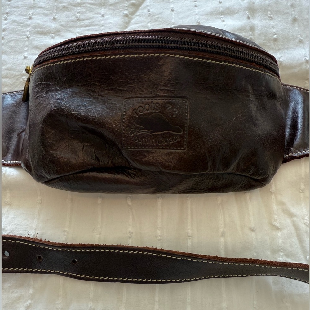 Roots Vintage Dark Brown Genuine Leather Belt Bag - Unisex! 💼